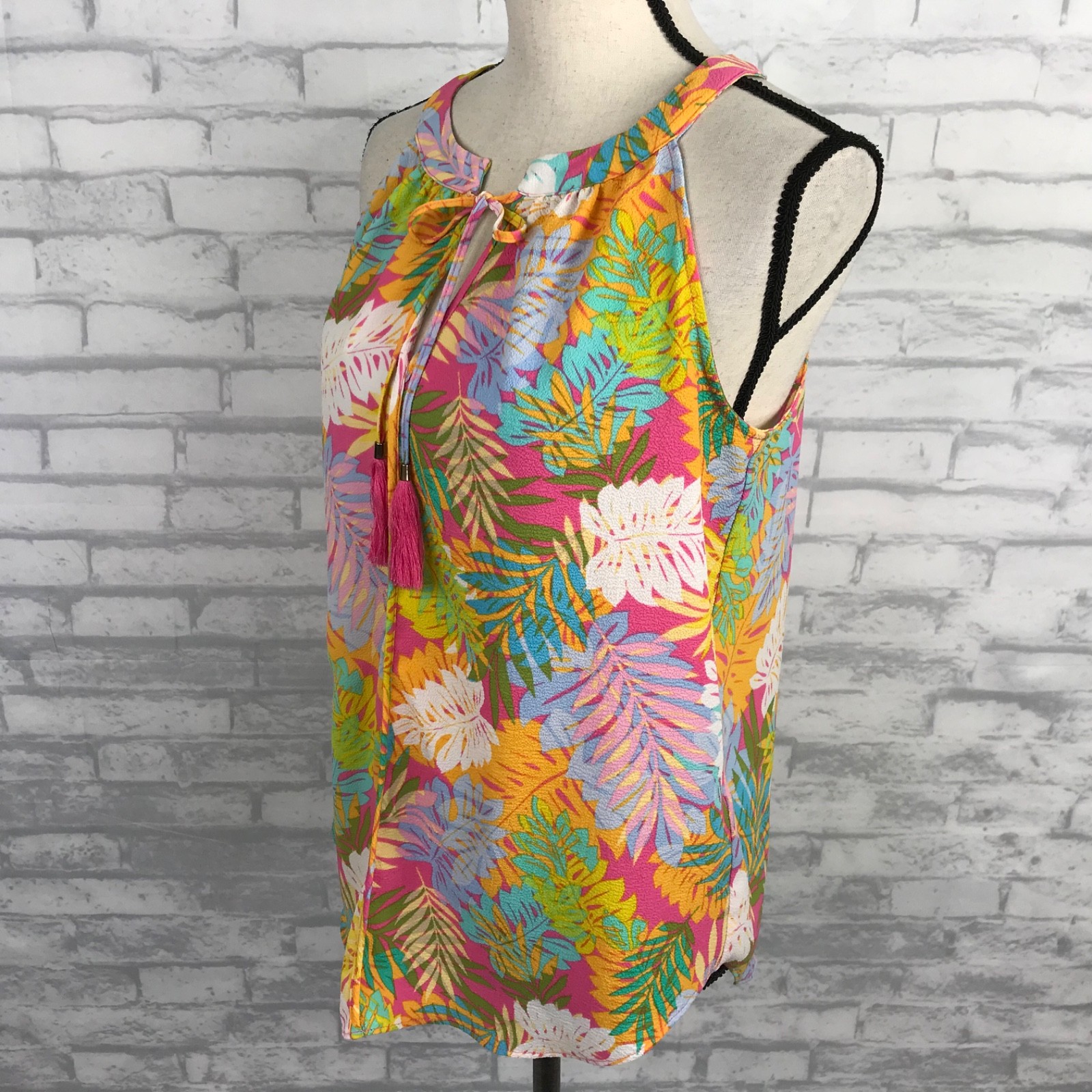 Rose + Olive Floral Top Shirt Blouse Size L Sleeveless Flowy Colorful Tropical