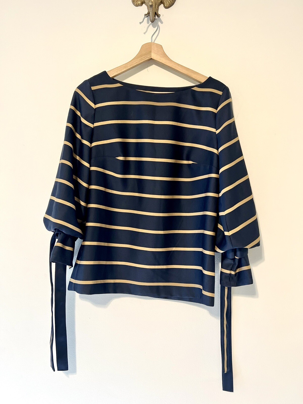 Banana Republic Navy & Tan Striped Top Size XS Puffy Poet Sleeves K21