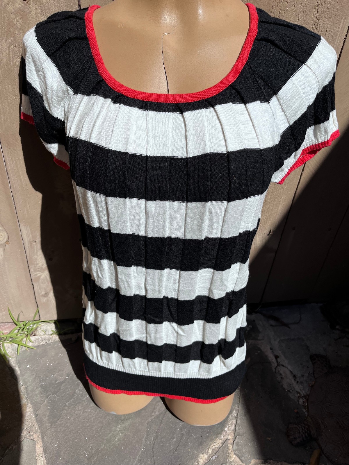 Joseph A. Black White Red Ribbed Knit Short Sleeve Top – Women’s sz M NEW