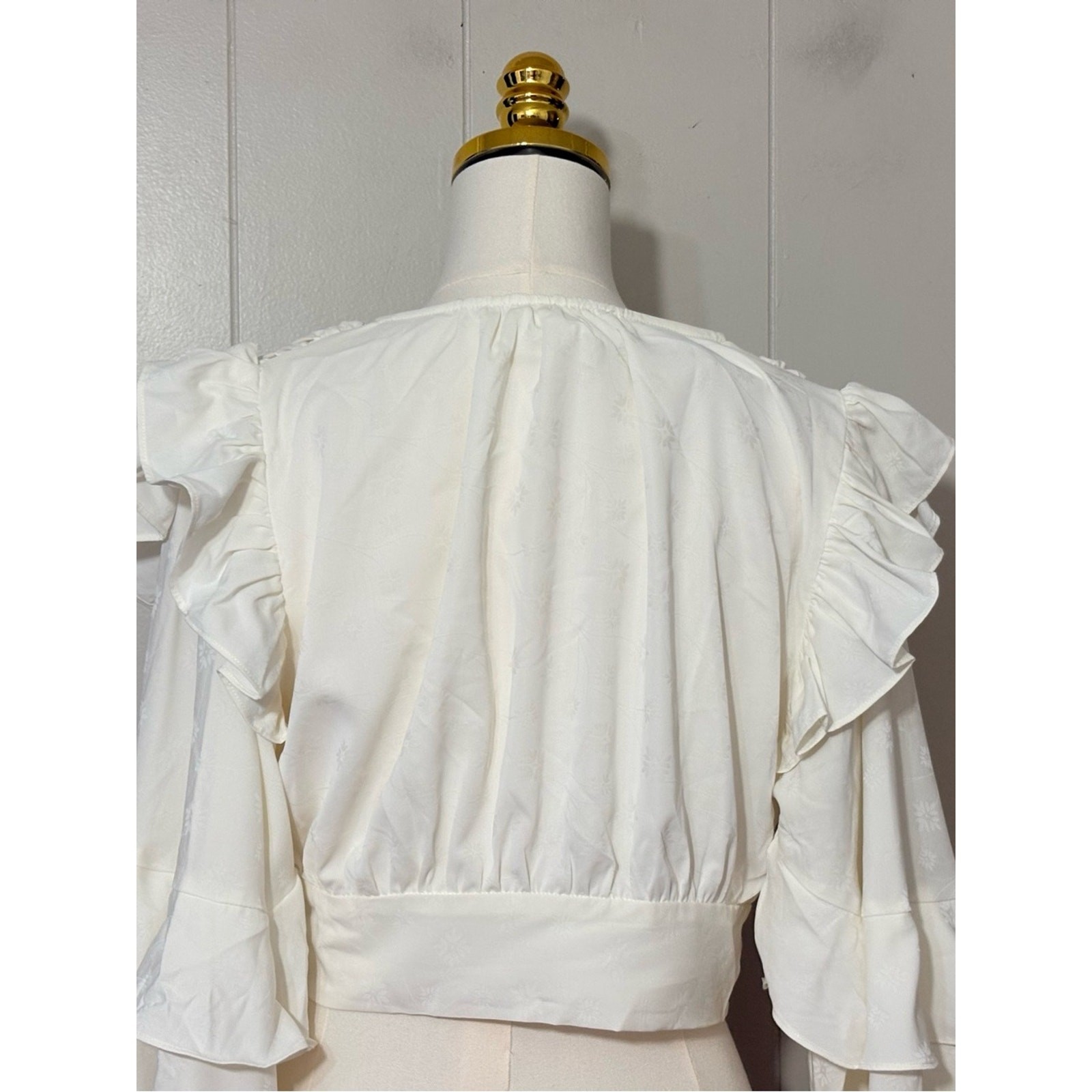Line & Dot Sonia Ruffle Blouse White Tie Front Crop Top Size M NWT