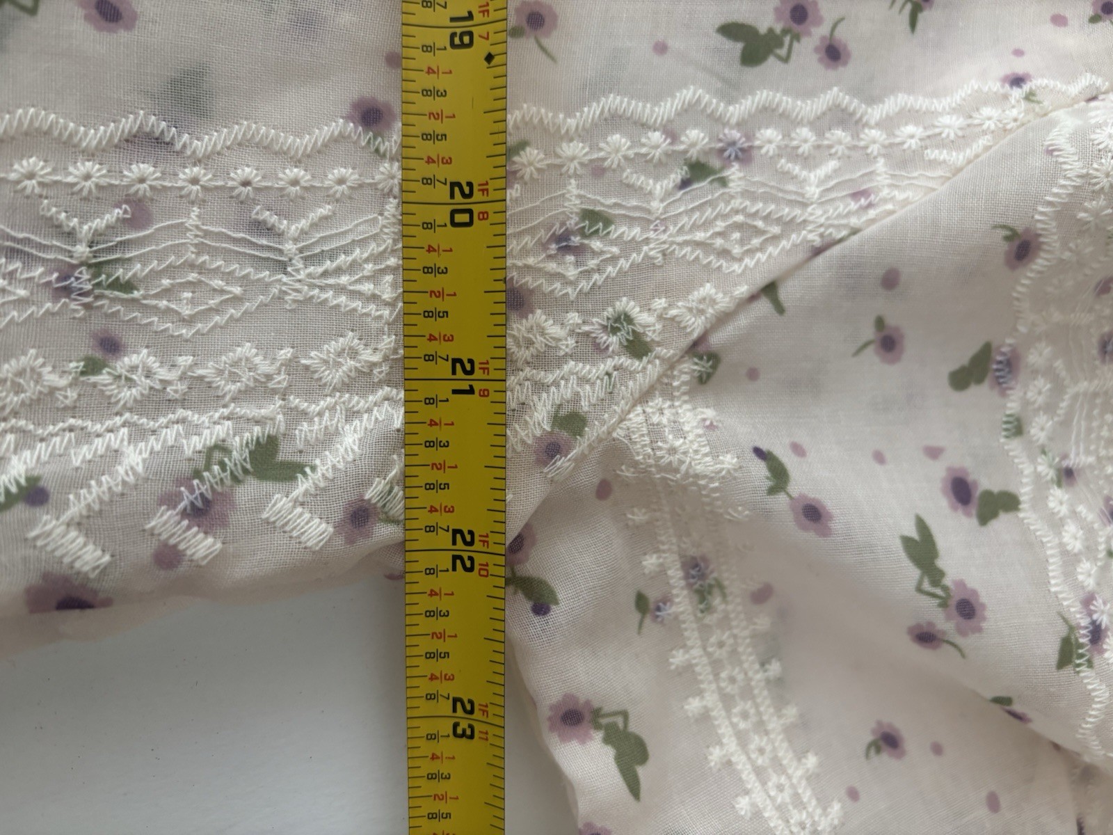 Embroidered Ivory Floral Bubble Sleeve Eyelet Cottage Core Boho Tassel Tie Med