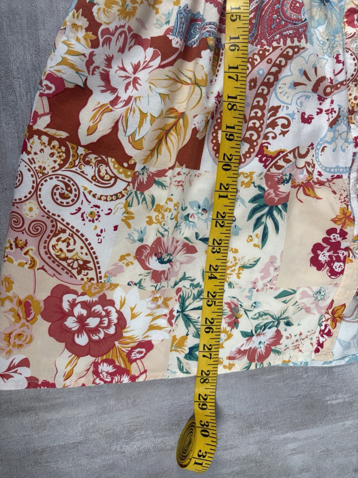 Christian Siriano NY Women’s Sz S Paisley Multicolored Button Up V-Neck Blouse