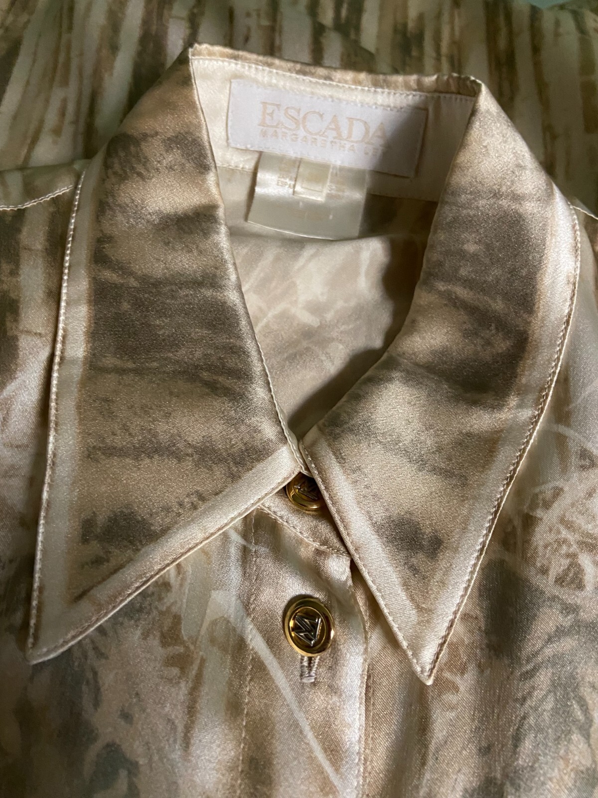 ESCADA VINTAGE SILK BLOUSE IN BEIGE SHADES MUTED TIGER PRINT 36 8-10 GERMANY