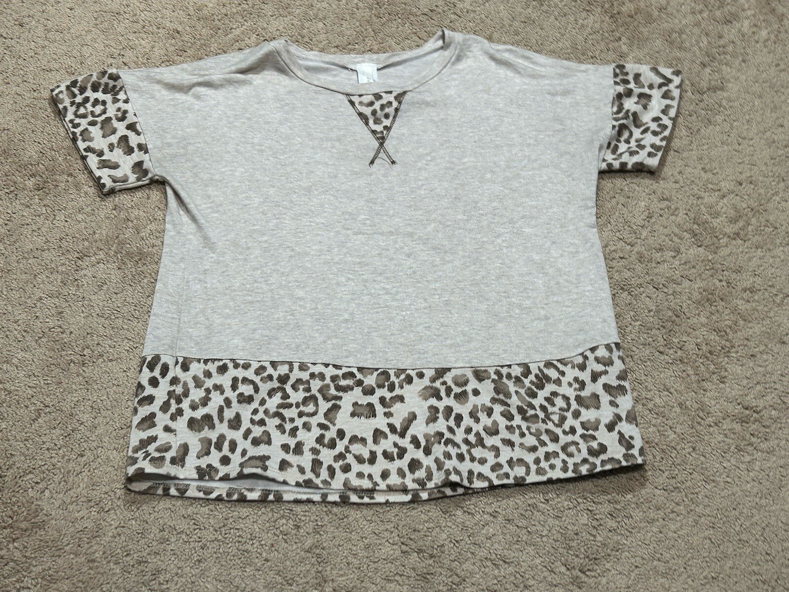 Lilypad Womens Shirt Size Medium Multicolor Animal Print Classic Casual Comfort
