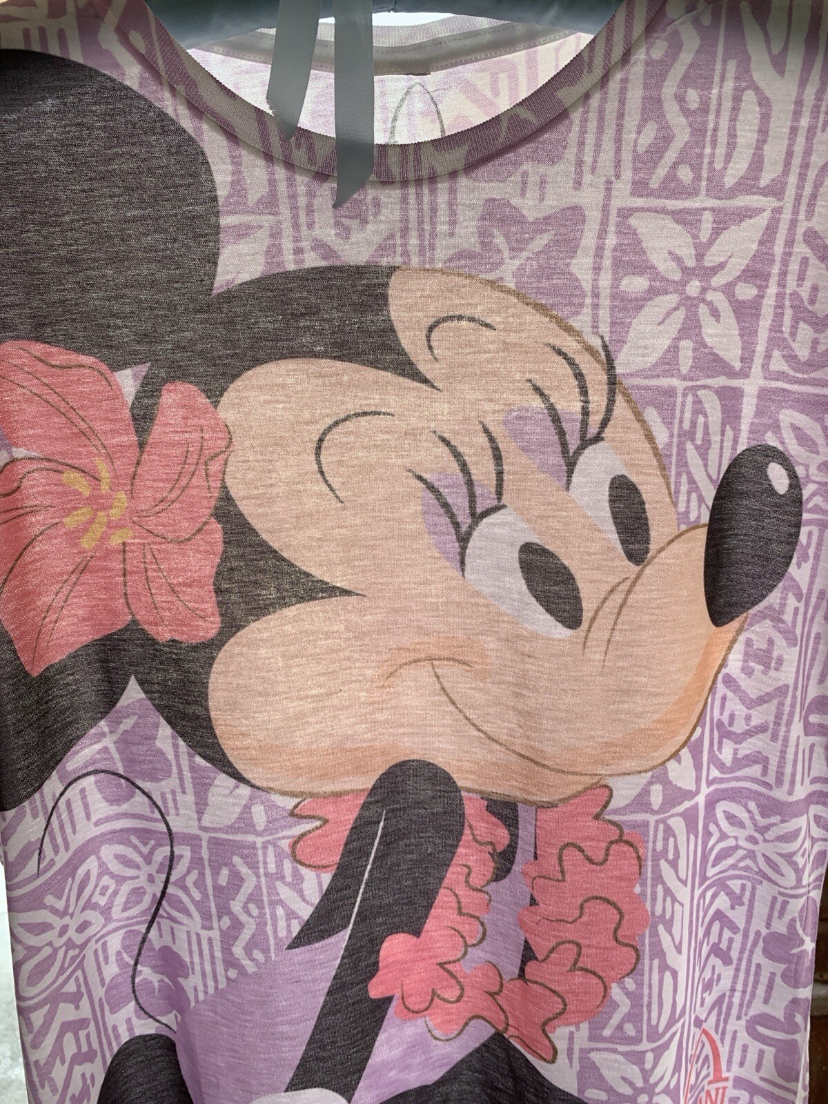 L Aulani Resort Hawaiian Minnie Mouse T-Shirt Aloha Disney Tee Women Large