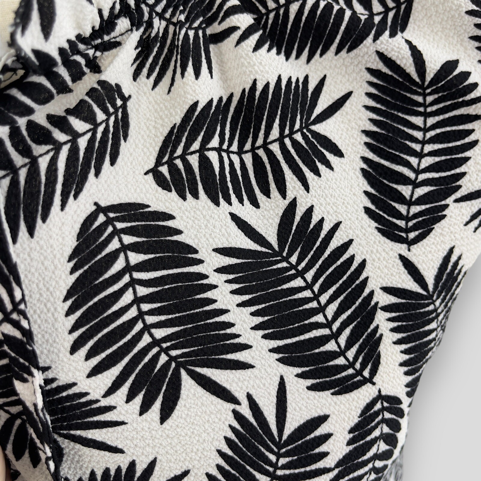 Jon Anna Contemporary Womens Small Black White Leaf Print Sleeveless Tank Top