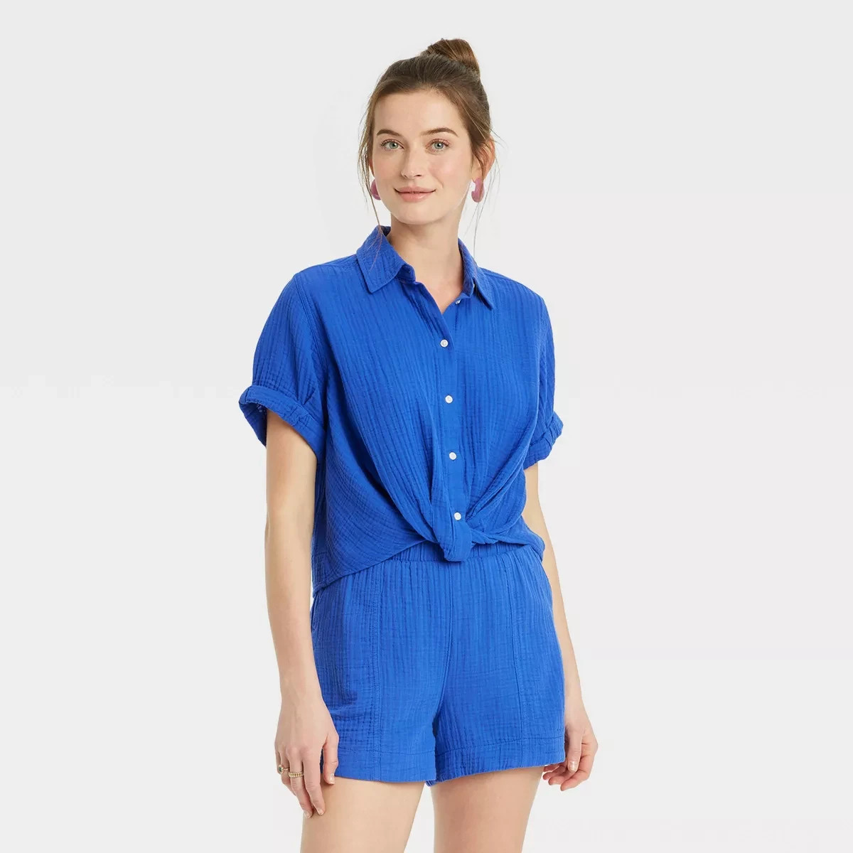 Universal Thread Women’s Short Sleeve Twist-Front Button-Down Shirt Blue Large