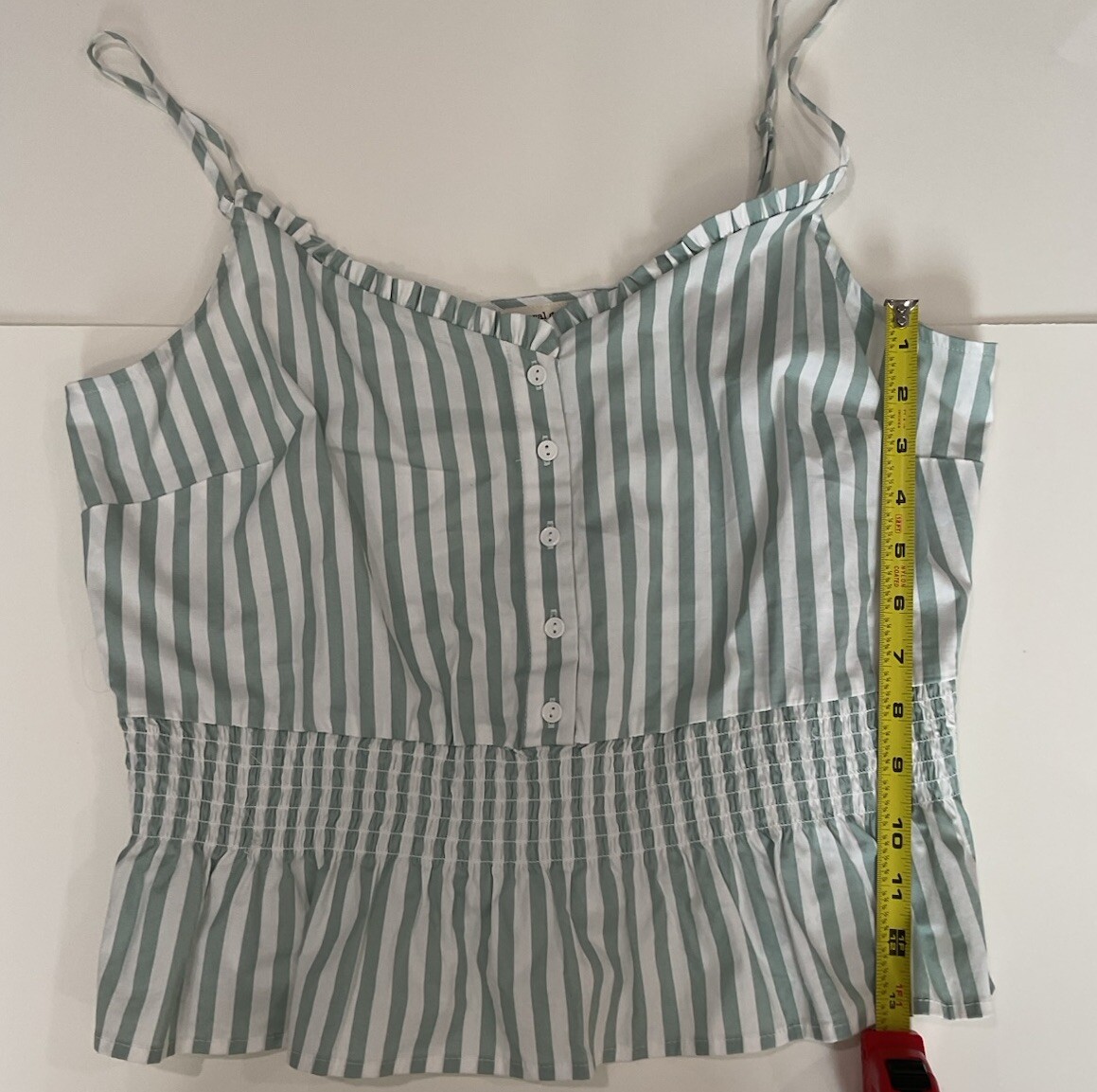 The General Good Spaghetti Strap Green And White Top Size Large Ruffle Feminine