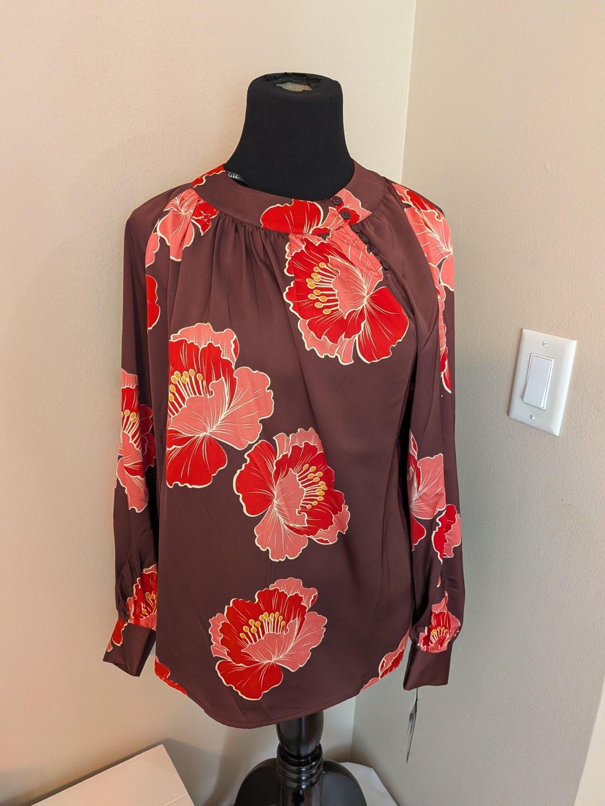 Nicole Miller Sz. M Floral 1/4 Button Neck LS Blouse New w/Tags