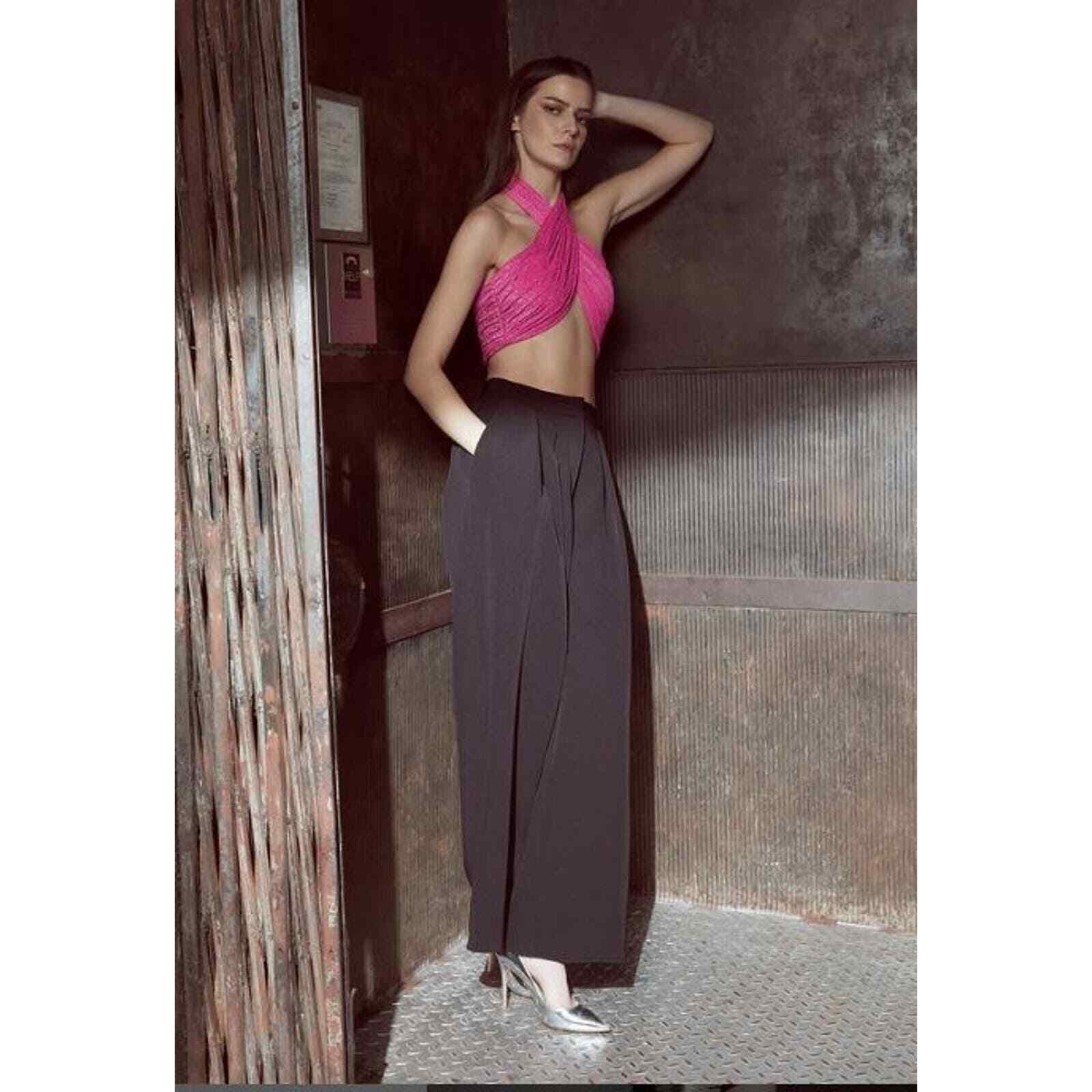 LVB. Women’s Lurex Jersey Criss Cross Halter top Hot Pink 2 NWT 298