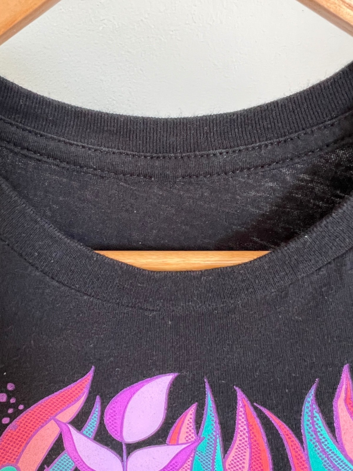 Disney Alice in Wonderland Caterpillar Graphic T-Shirt Black Size Small