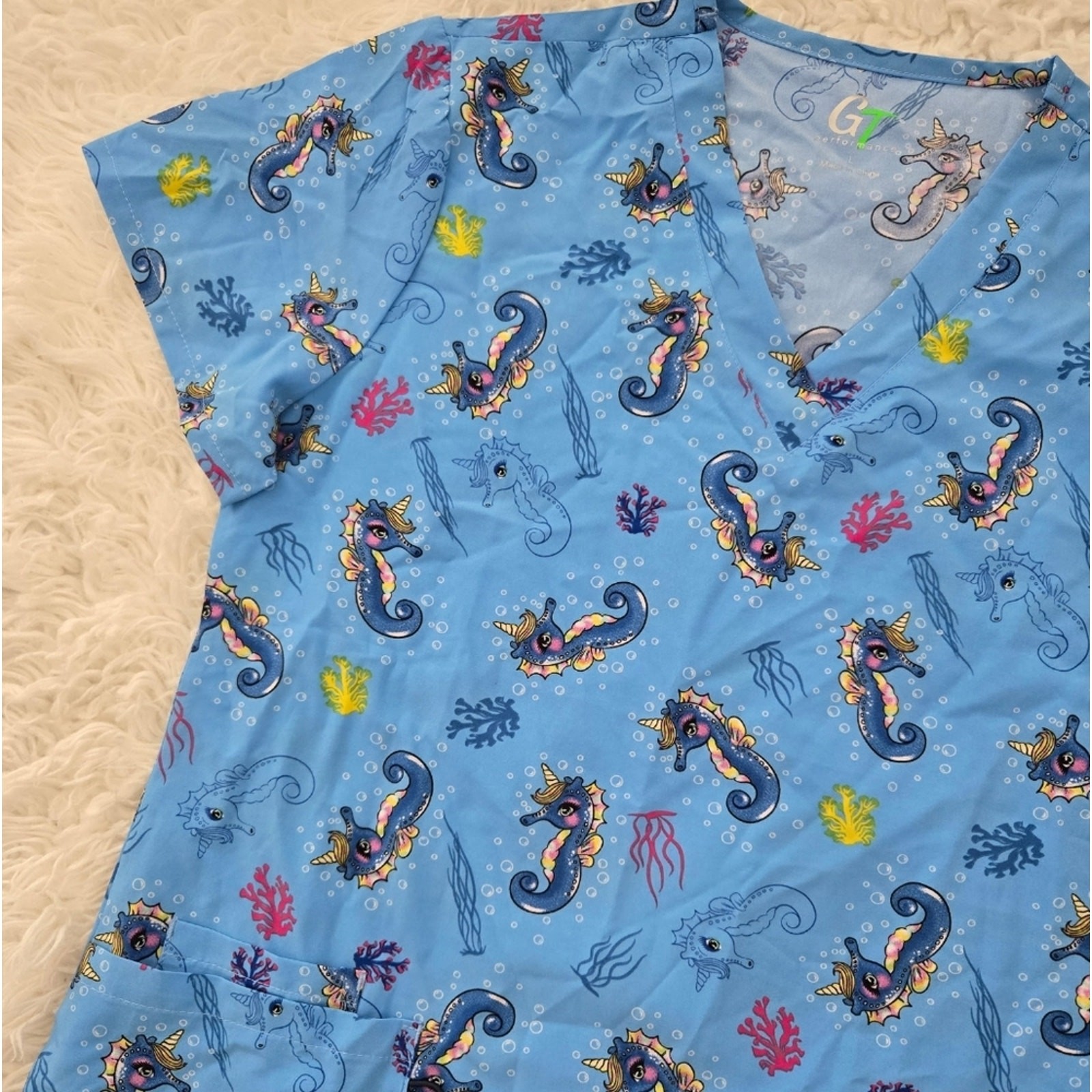 GT Performance Under The Sea V-Neck Print Scrub Top. Size Large. New.Medical u