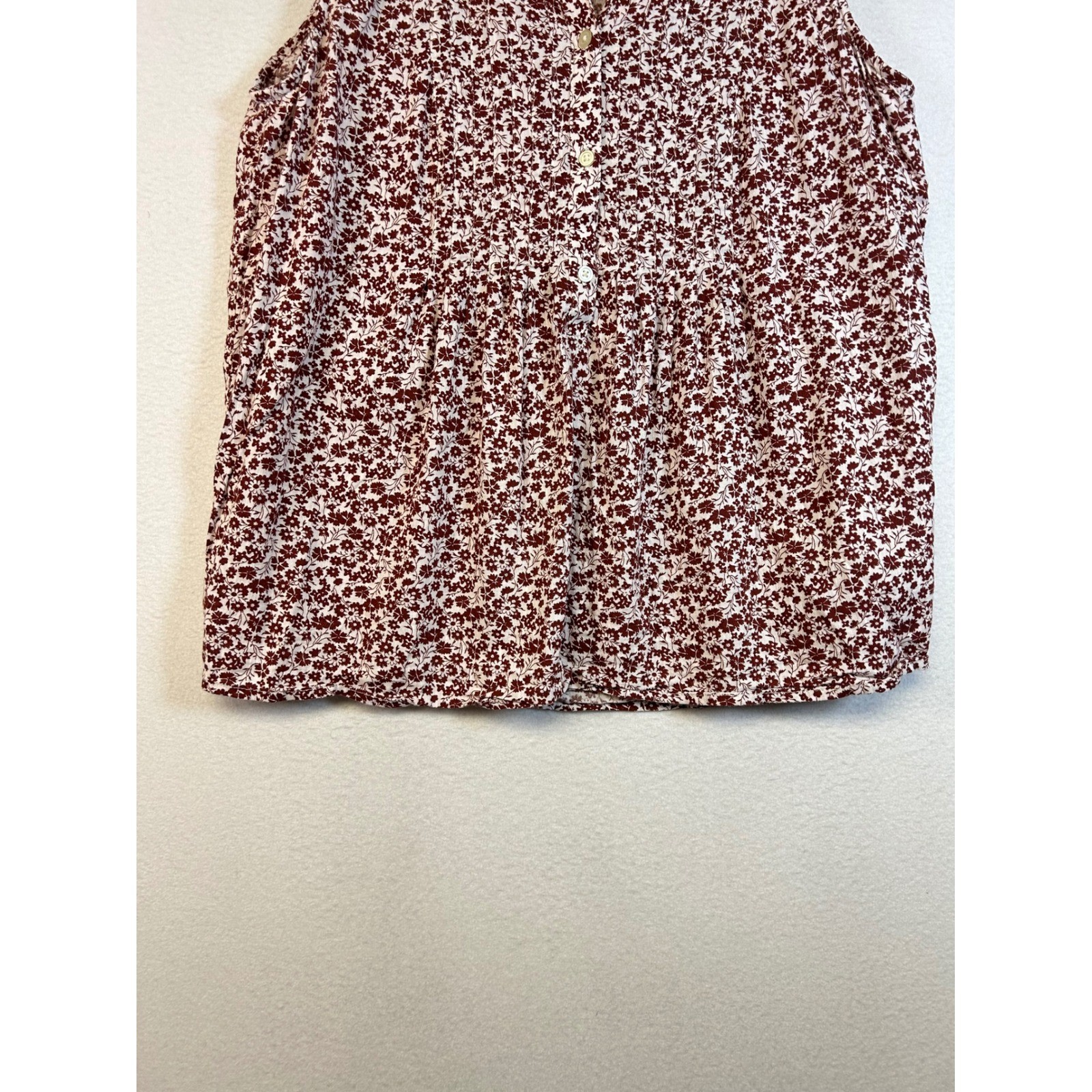Cottagecore Gap Women S Burgundy Floral Sleeveless Button Front Pleated Top