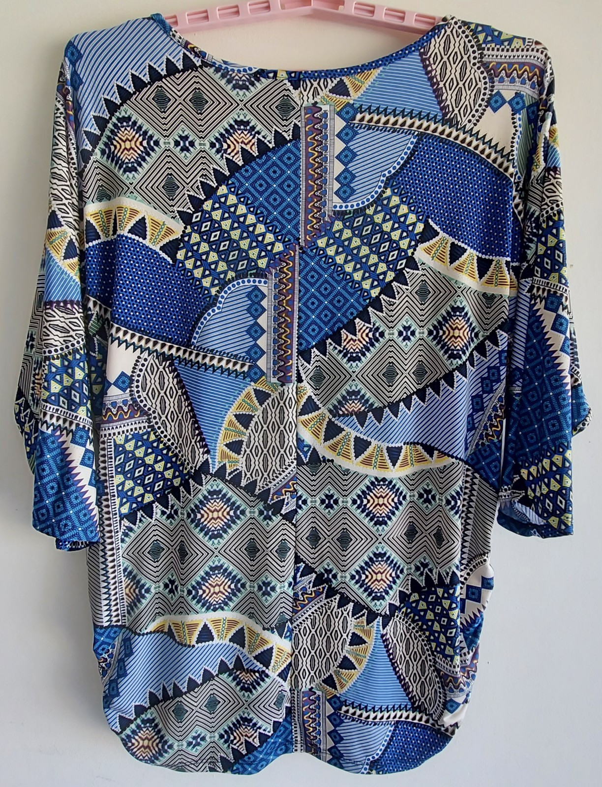 ESPRESSO Womens 1X Blue & Black Multi-Print Stretchy Blouse, Body Conscious