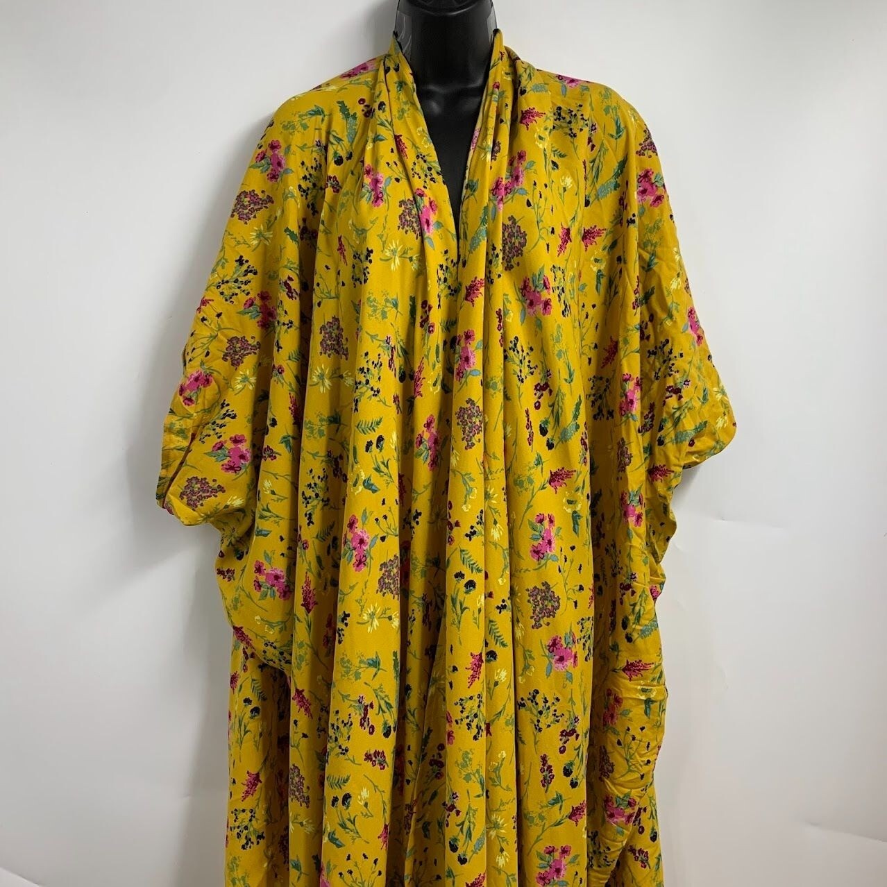 Tuesday Women’s Floral Deep V Neck Long Drape Sleeve Pullover Caftan One Size