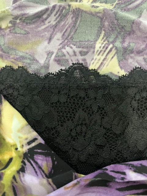 JM Collection W V Pullover Sz Med Lace Bosom Floral Poly Blend