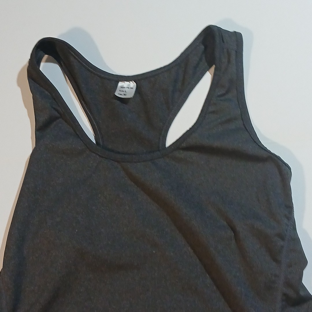Neleus women’s size large gray tank top reflective super soft and stretchy