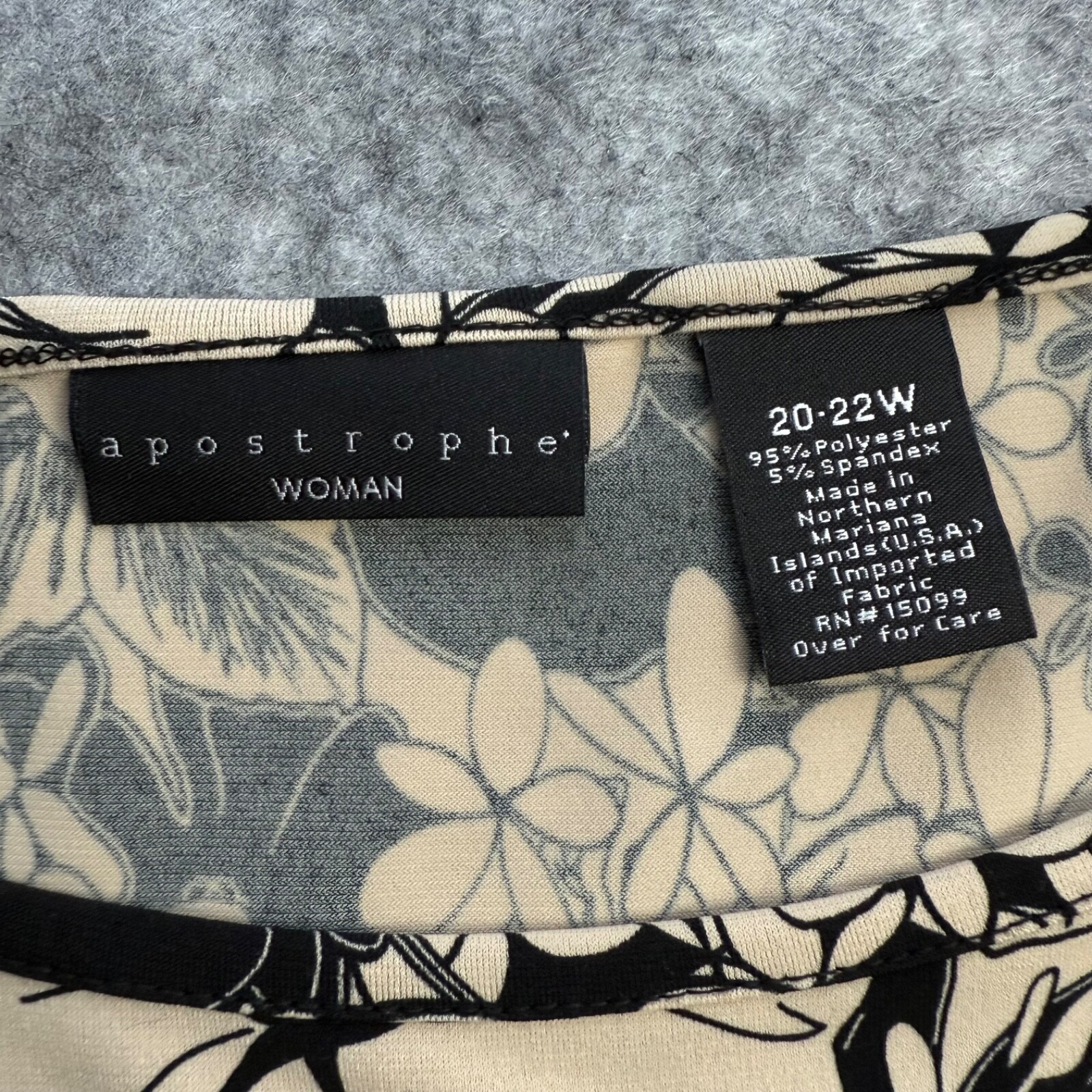 Apostrophe 20-22W beige black floral top short sleeve stretch wrinkle free USA