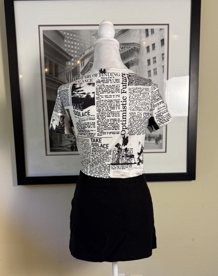 Black White Newspaper Print Graphic Baby Tee Top Women’s Size L Y2K Streetwear