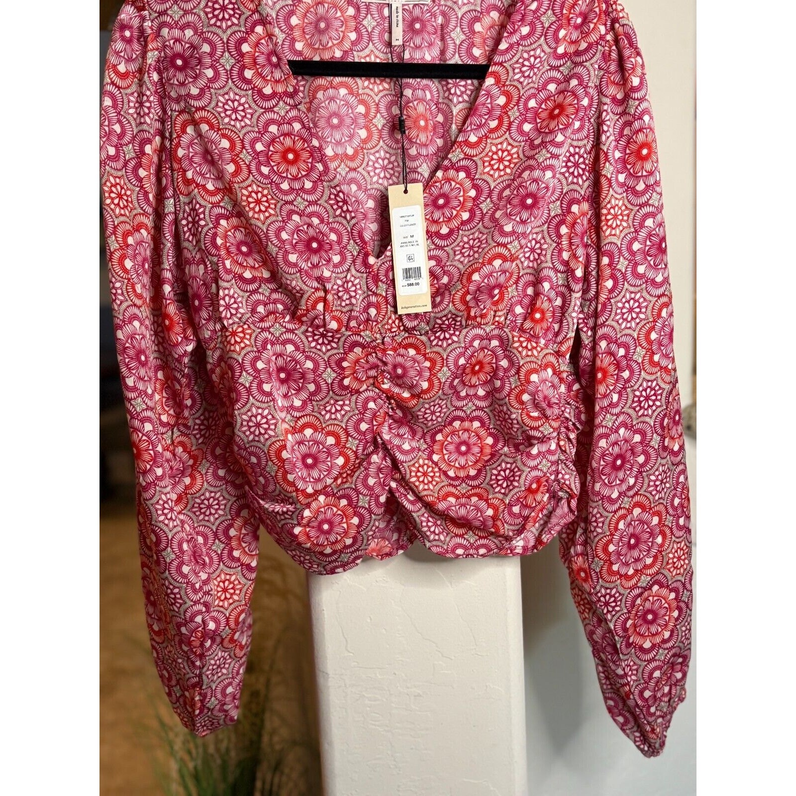 BCBGeneration Long Sleeve Top Fitted V Neck Cropped Blouse NEW M