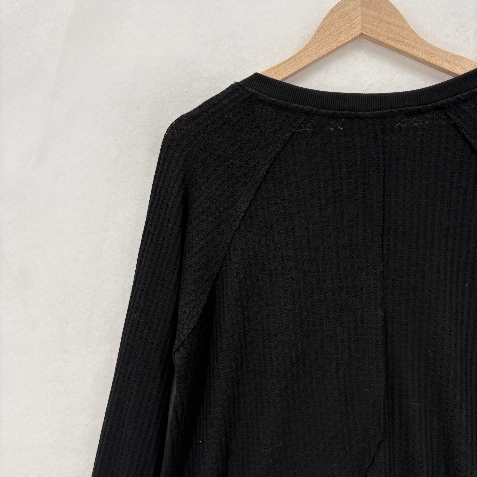 Calvin Klein Jeans Shirt Womens XL Black V-Neck Raglan Long Sleeve Thermal NWT