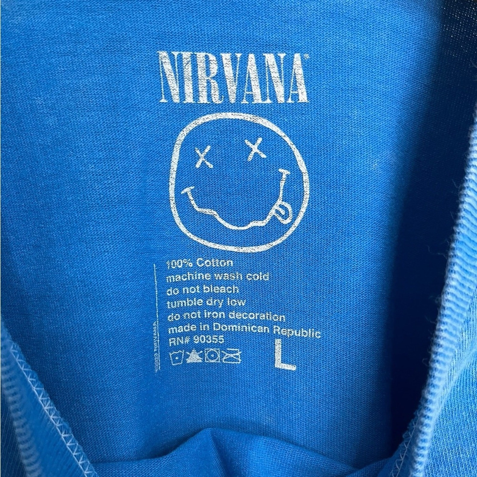 NIRVANA Smiley Face 90s Style Grunge Kurt Cobain Band Shirt Unisex Size Large