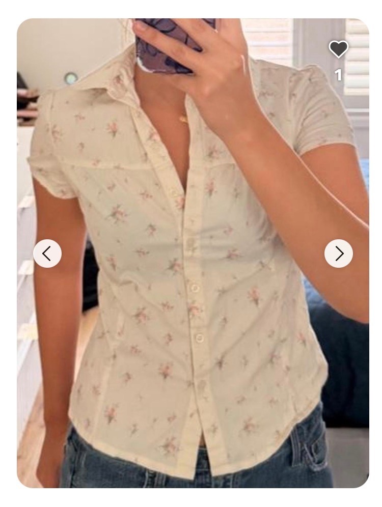 Brandy Melville White Floral Button Up Blouse – Yellow/Cream excellent condition