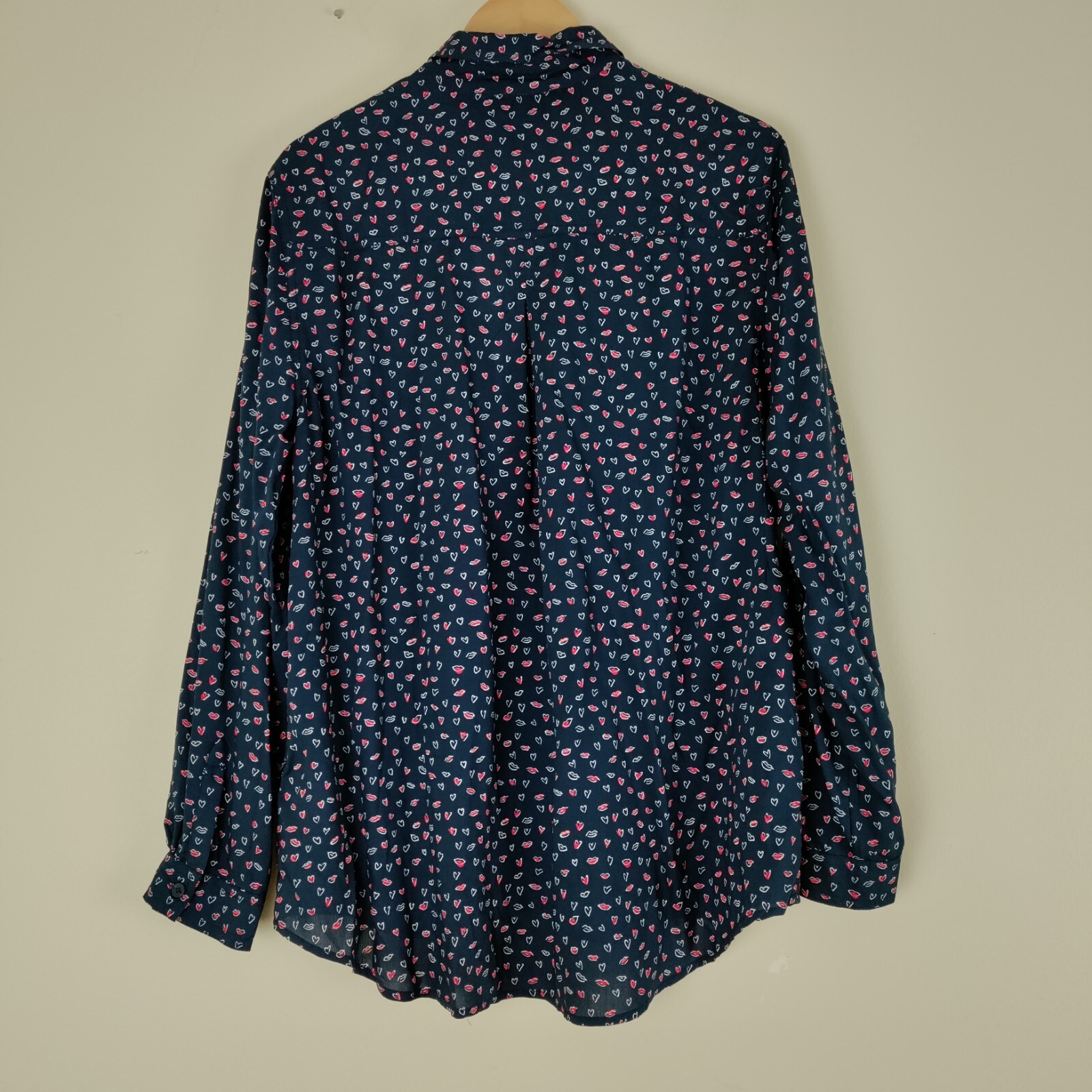 Beach Lunch Lounge Love Is Navy Hearts Button-up Size XL Long Sleeve Shirt Top
