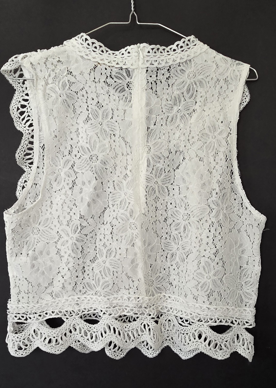 JLO by Jennifer Lopez Floral Lace Crop Top • Size 2 • Cottagecore • Coastal ✨️