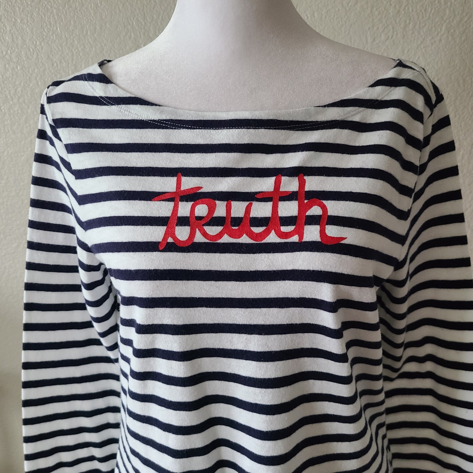 J. Crew Women T Shirt Small Striped ” Truth ” Tee Navy White Boat Neck Nautical