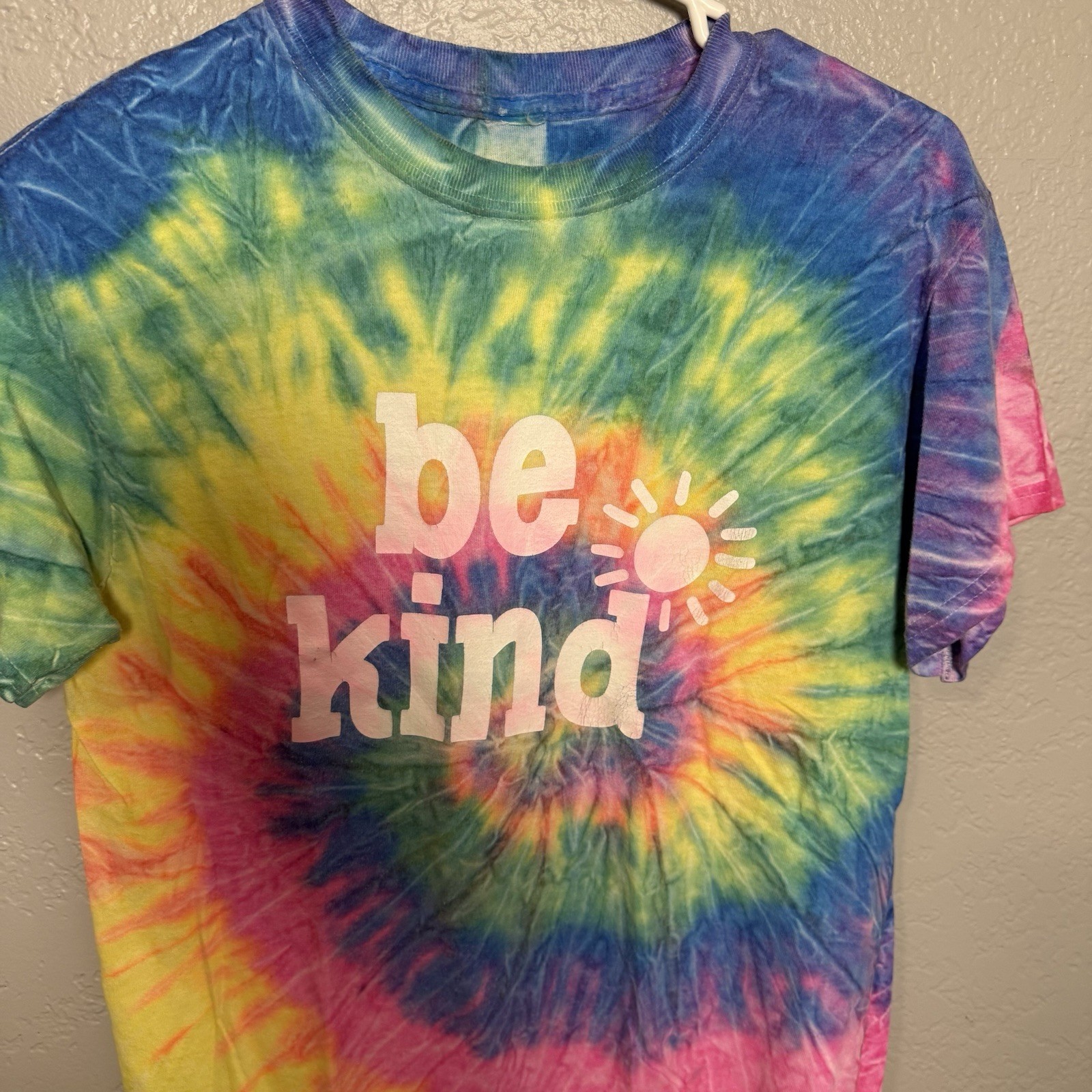 Be Kind Tie Dye Graphic T-Shirt Rainbow Spiral Women’s Small – Youth XL
