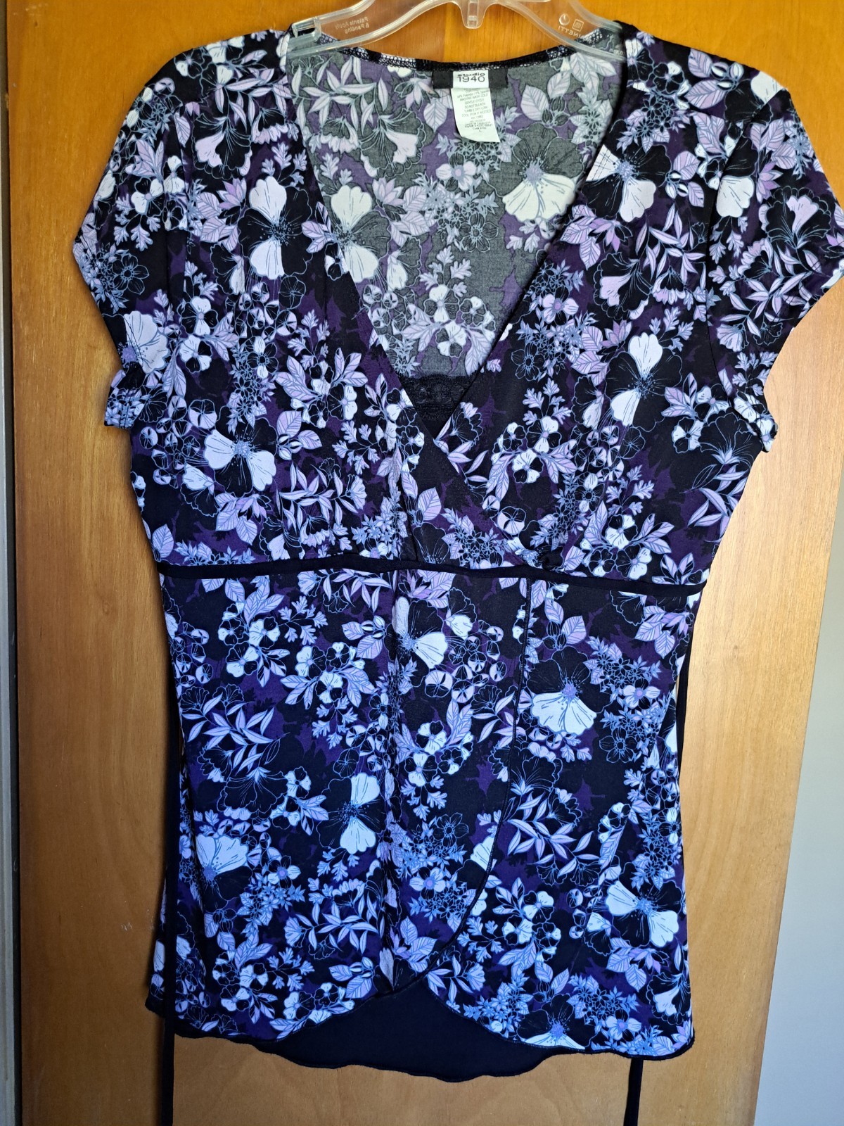 Womens Studio 1940 (Kohl’s) Black & Purple Floral Tie Black Blouse. Size L EUC