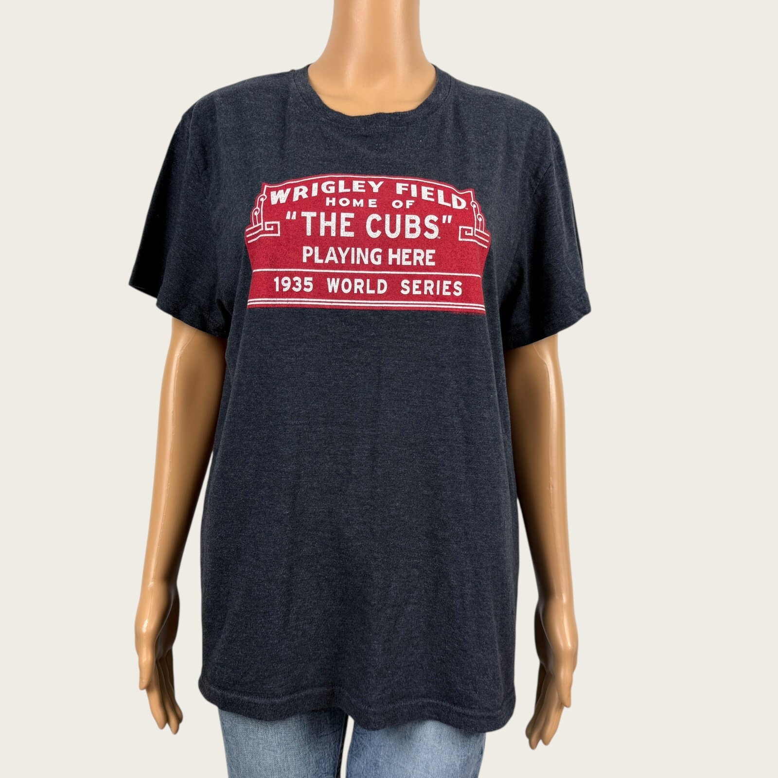 Chicago Cubs Wrigley Field 1935 World Series Women’s LARGE Graphic T-shirt