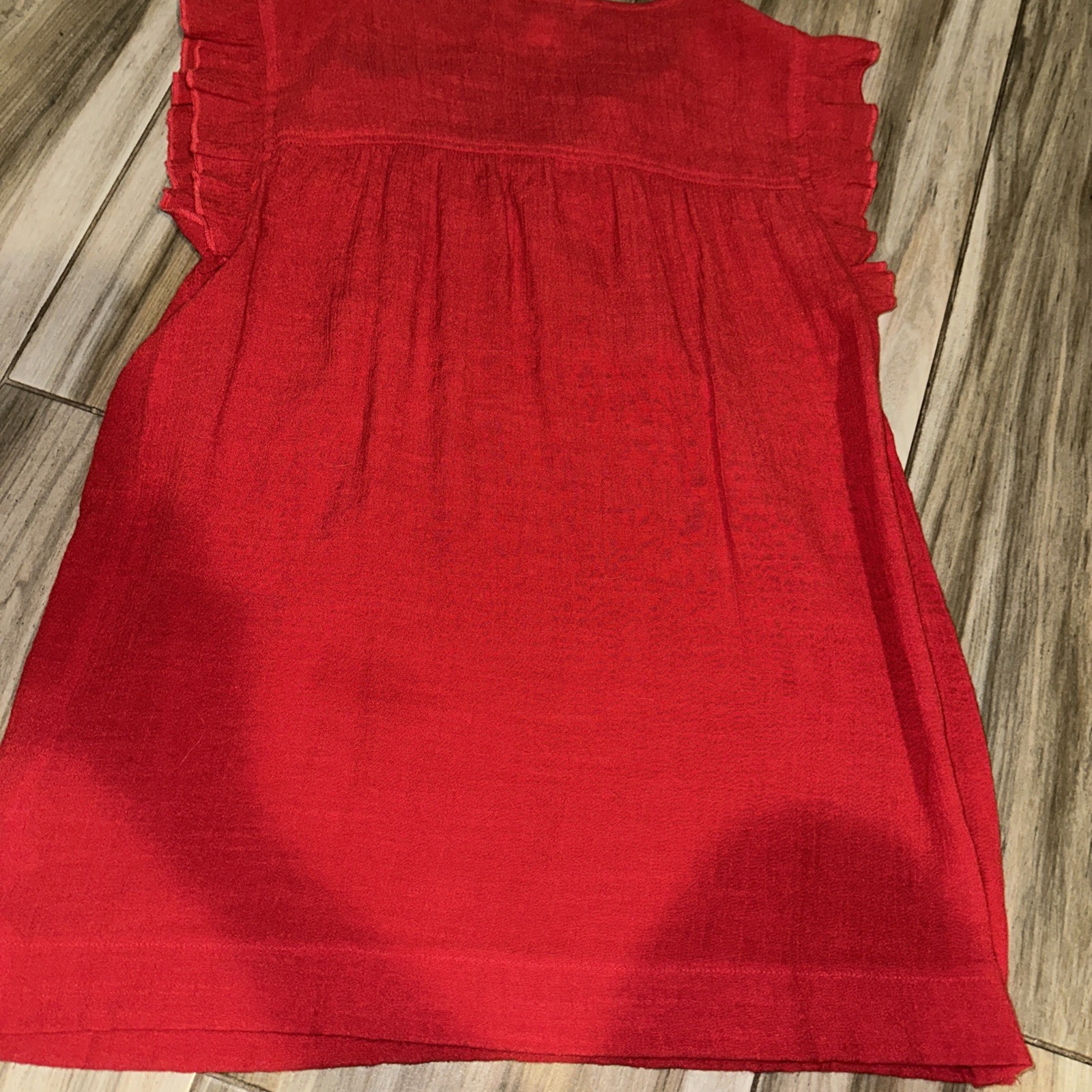 Counterpart Sz Medium Red Ruffle Sleeveless Blouse