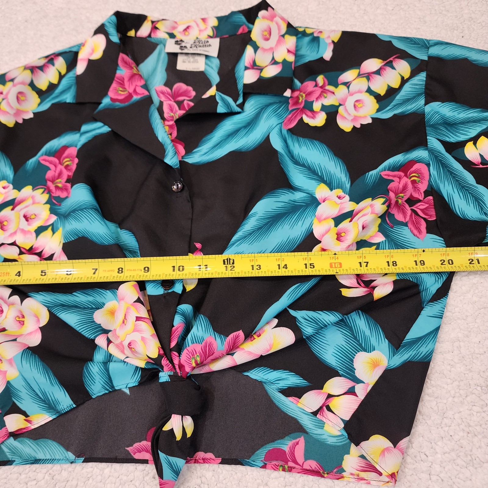 Vintage 90’s Hilo Hattie Cropped Top- Made in Hawaii- Tie Front Tropical XL