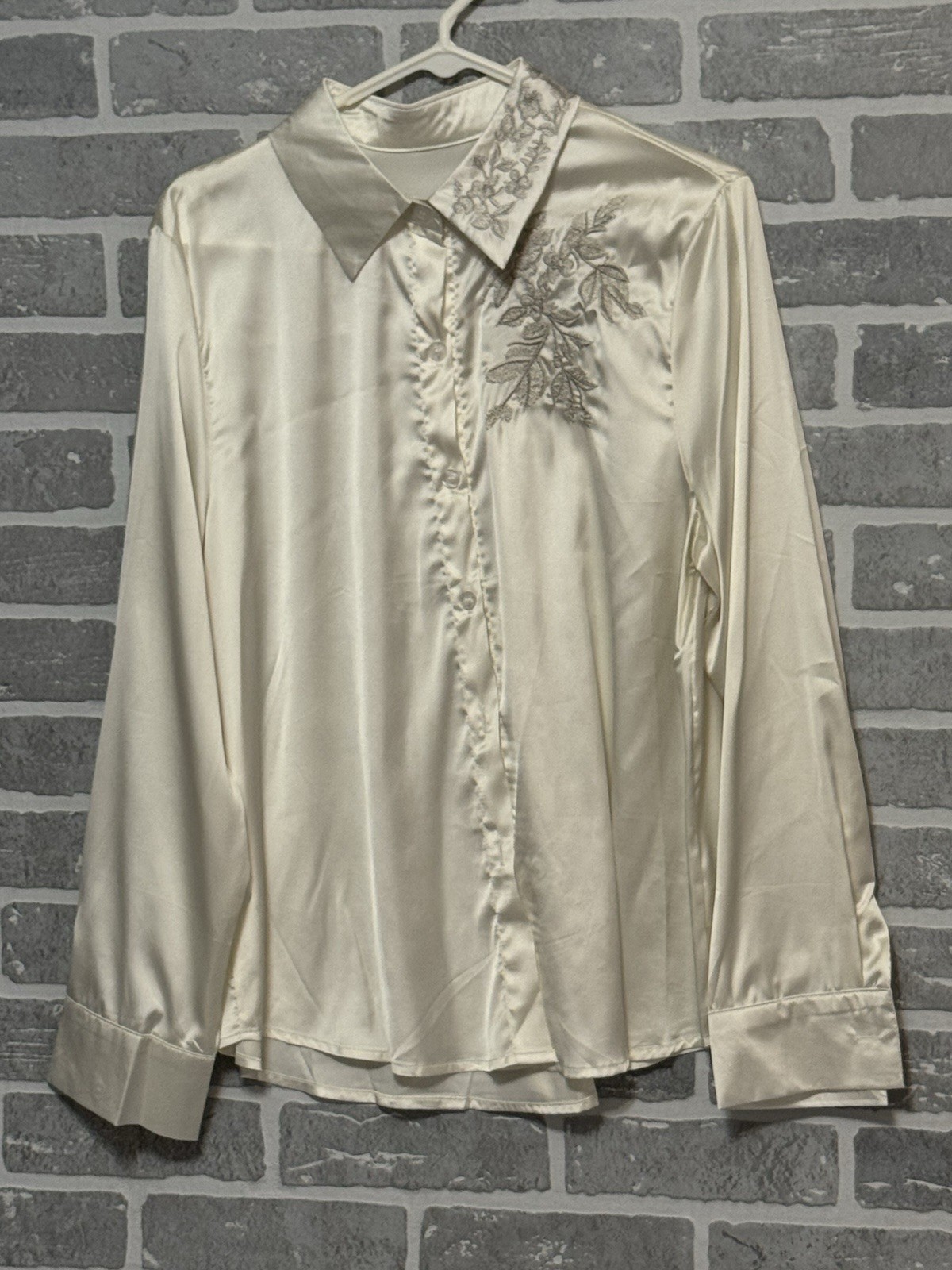 Temu Women’s Large Ivory Satin Long Sleeve Button Up Blouse Embroidered Accents