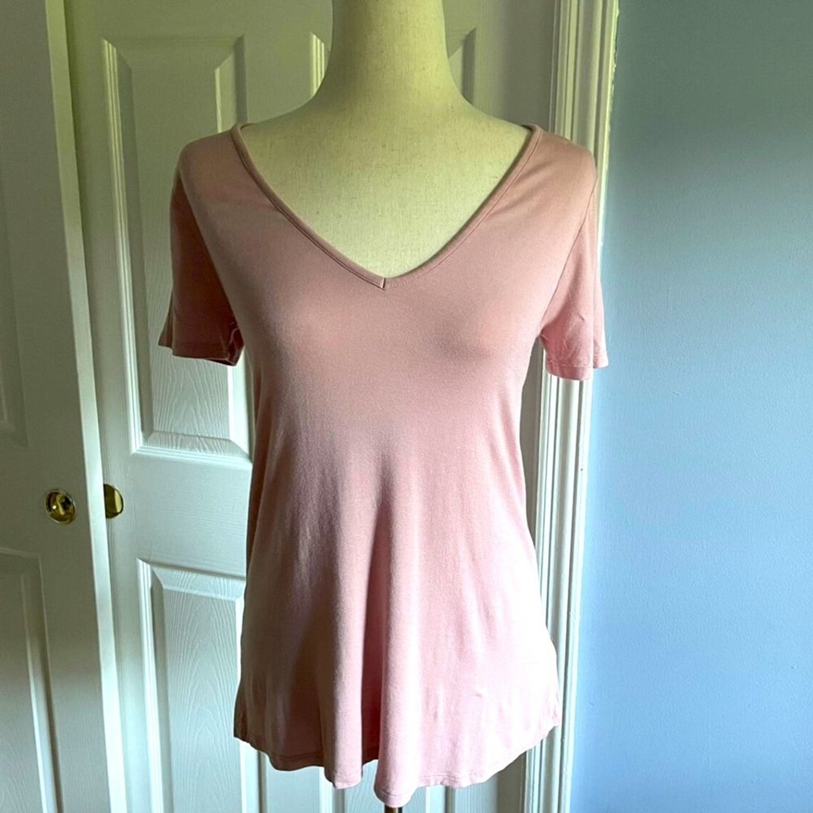 Cherish Women’s V-Neck T-Shirt Blush Pink Medium Rayon Blend