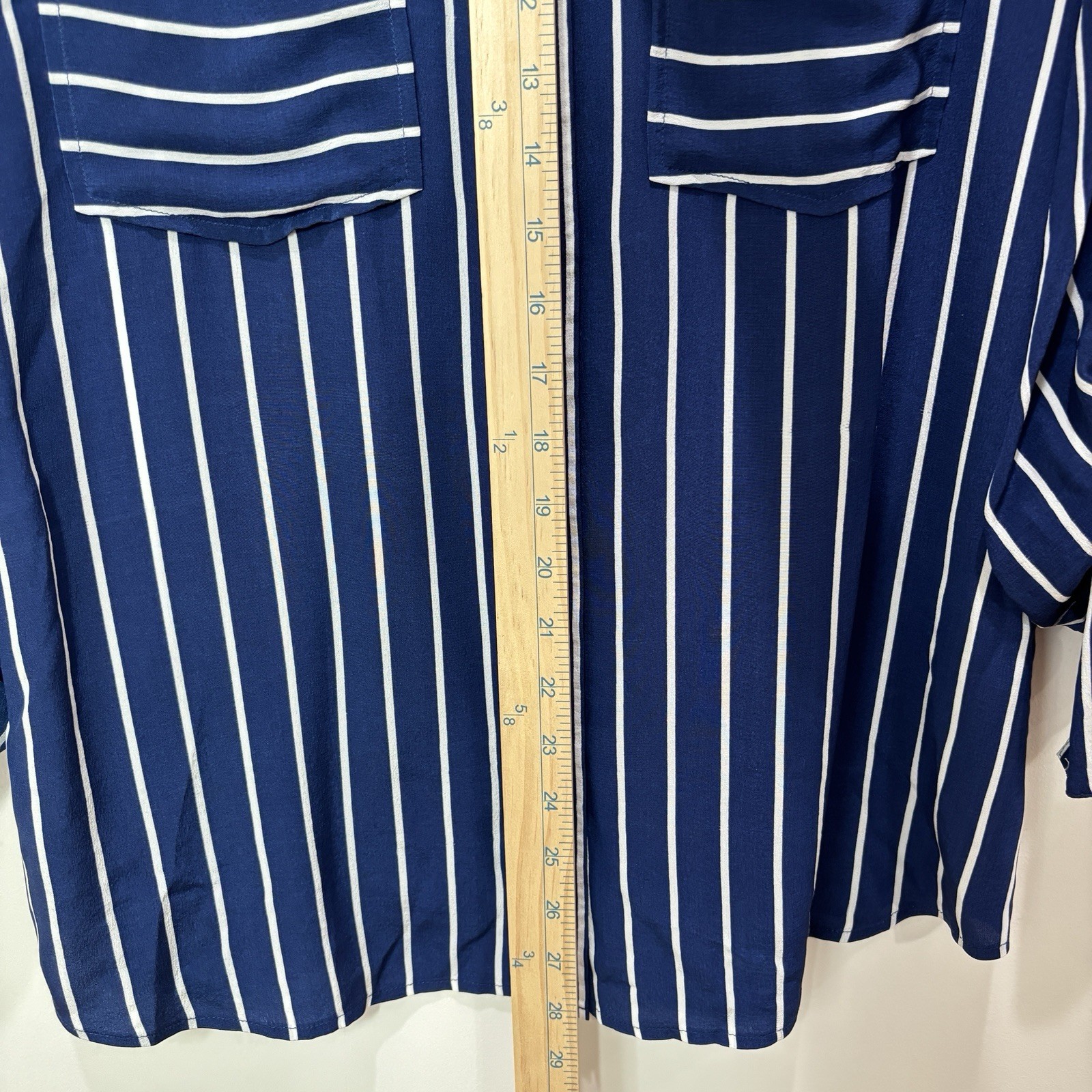 Tommy Bahama 100% Silk Striped Blouse Women M Navy Blue Coastal Quiet Luxury