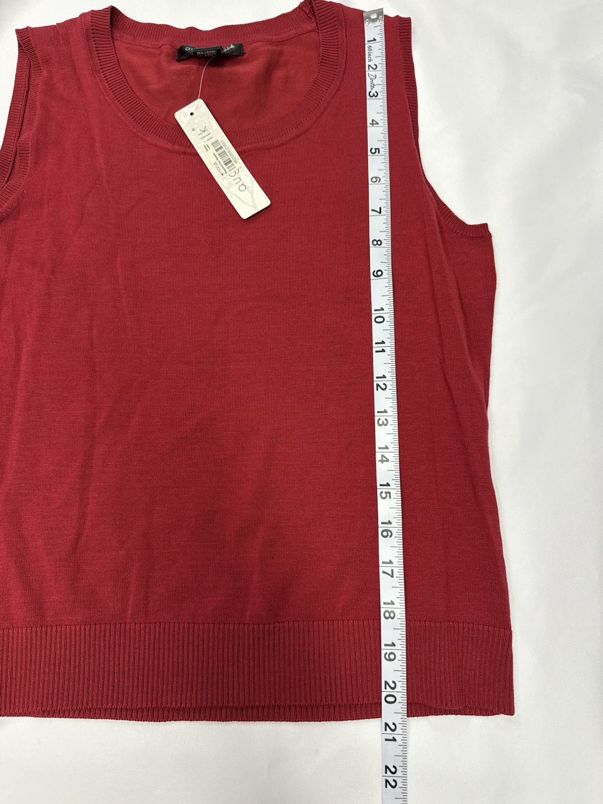August Silk Red Sleeveless Silk Blend Scoop Neck Stretch Knit Tank Top Petite M