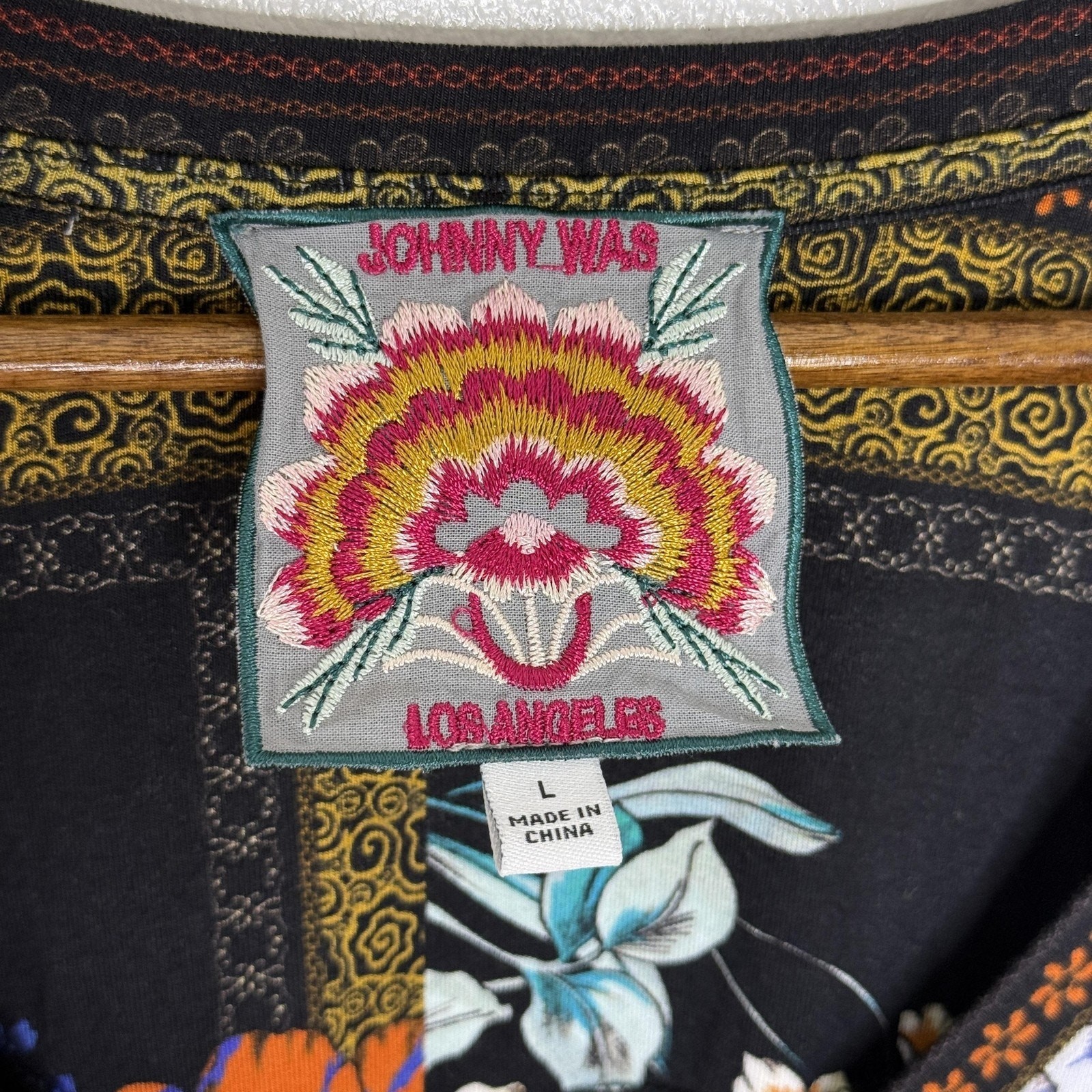 Johnny Was Shirt Womens Large Black Floral Bamboo V Neck Jersey Tunic Top
