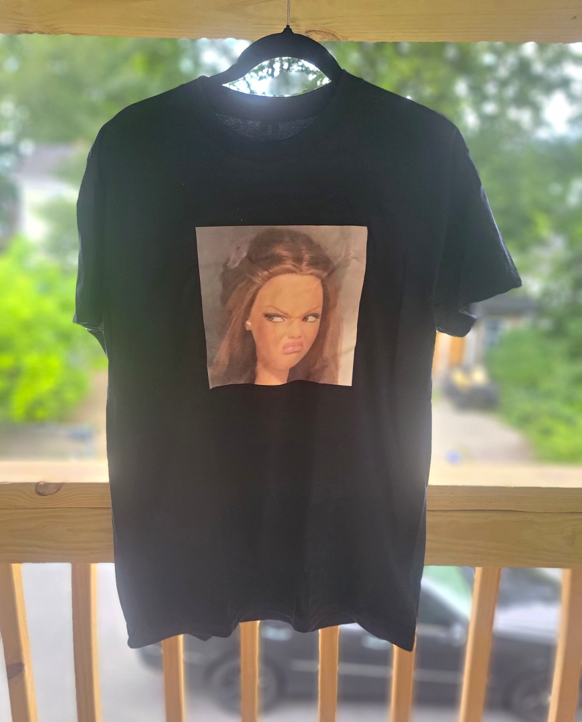 Gildan Heavy Cotton Black Barbie Graphic Print Crew Neck T-Shirt Mens M