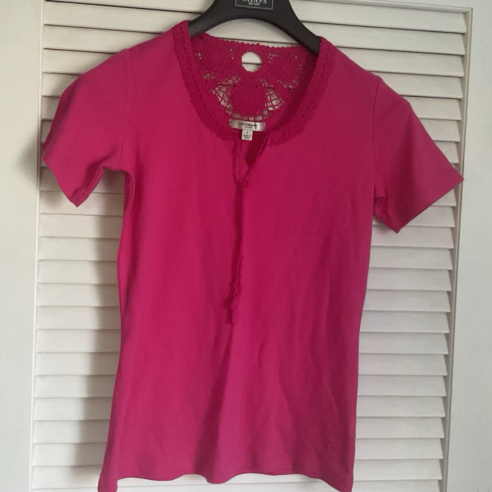Women’s Small Liz Claiborne Crocheted Tee Shirt Fushia