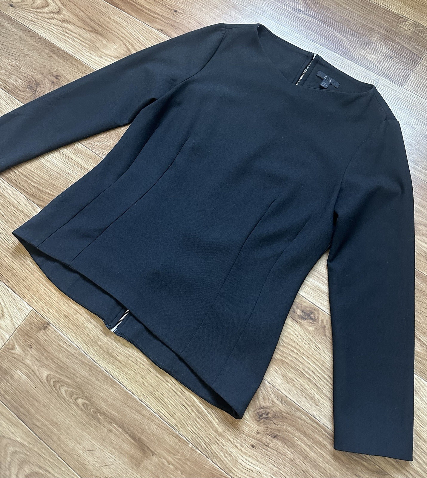 COS Black Long Sleeve Top Blouse Full Back Zip Minimalist Designer Sz 8 / S