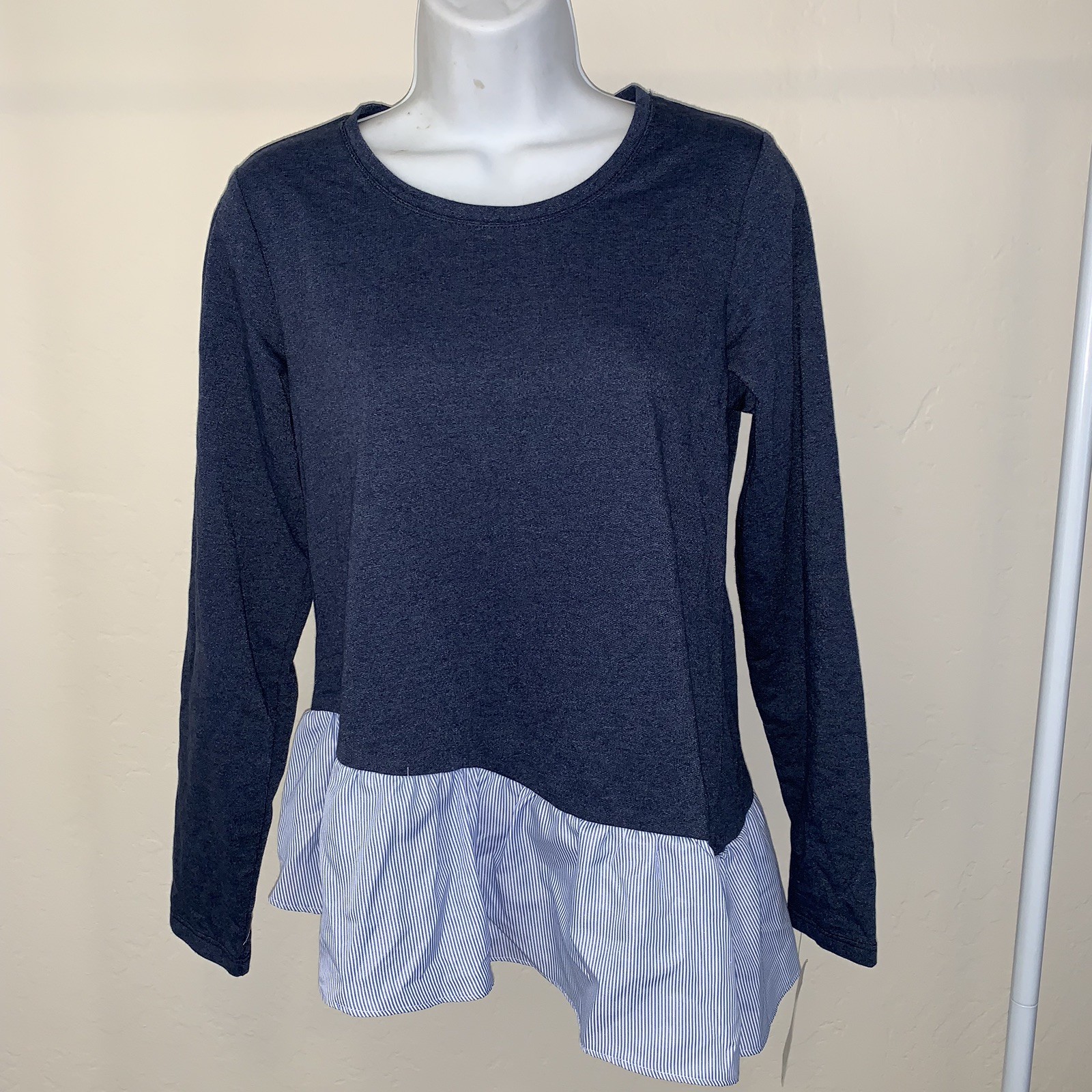 John Paul Richard NEW Blue Women’s Size XS Ruffle Hem Knit Top
