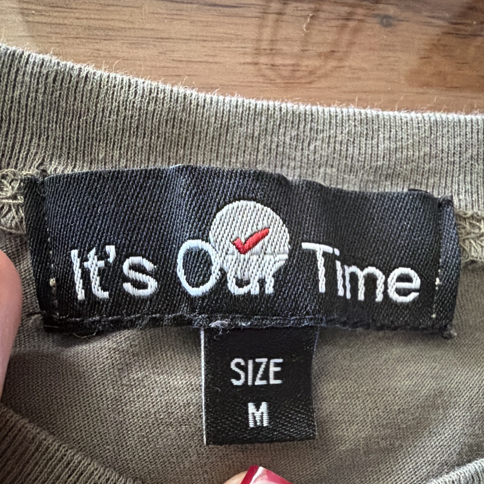 It’s Our Time Gray Graphic Butterfly Round Neck Short Sleeve T-Shirt Women’s M