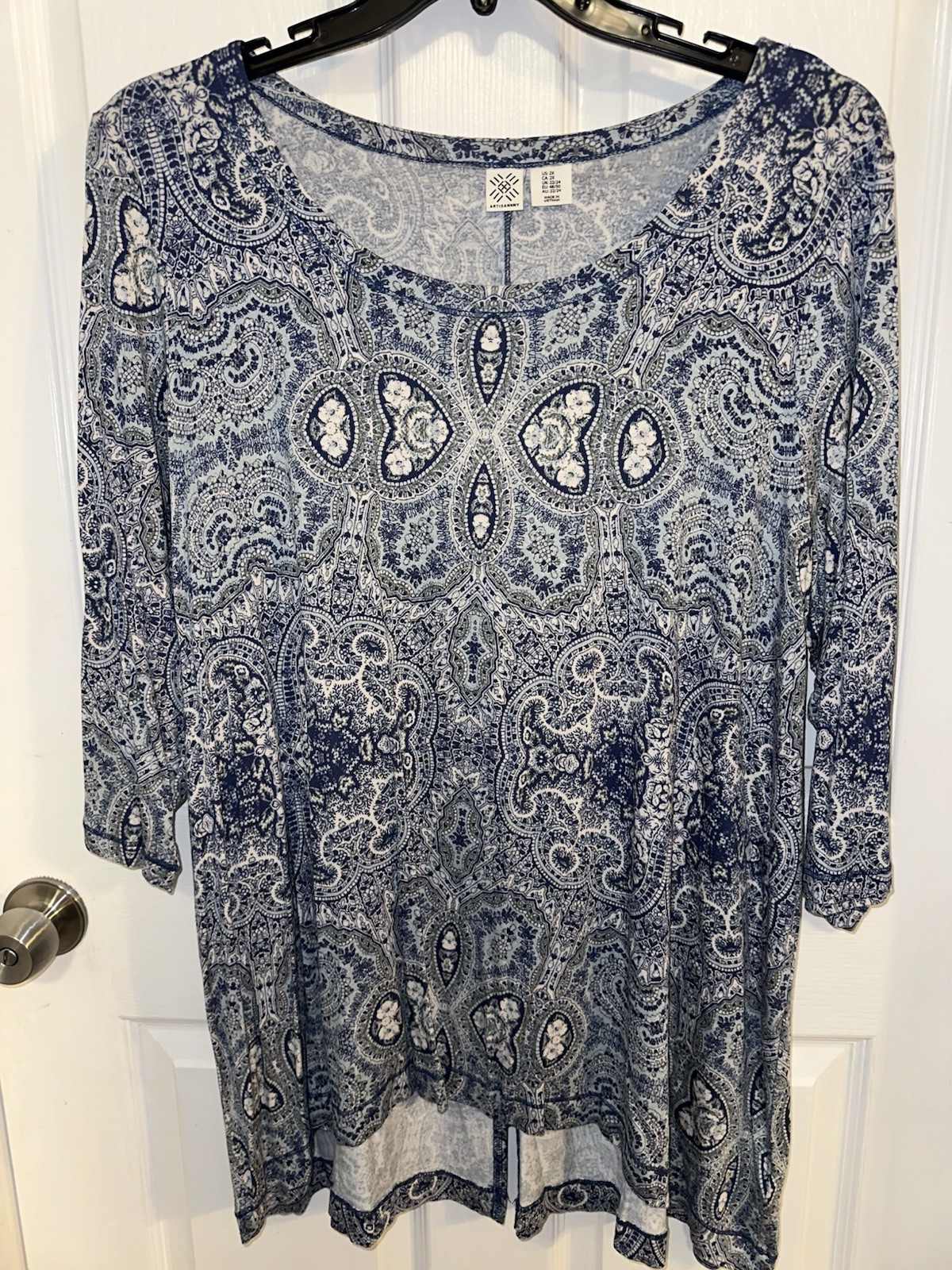 Women’s Artisan NY Tunic Light Blue Cream Scoop Neck Size 2X EUC