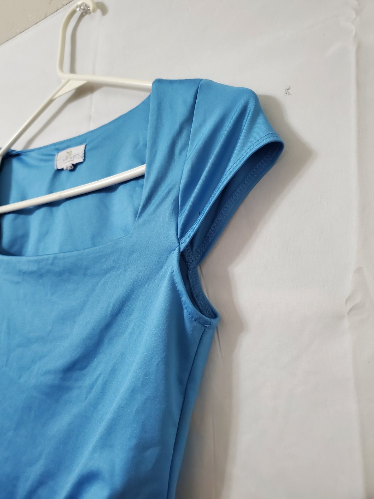 Live In The Moment Crop Top Square-Neck Blue Size Small Women’s Cap Sleeve