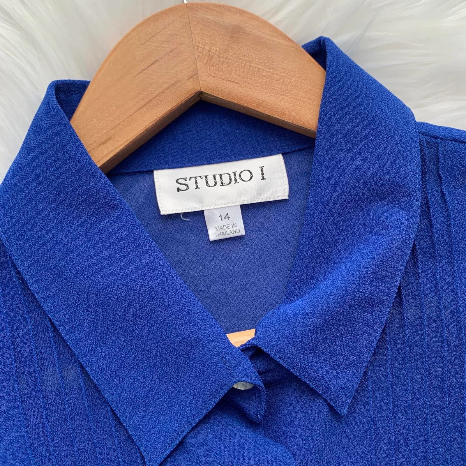 NWT Studio I – Blue sheer short sleeve button front top pleats, sz 14