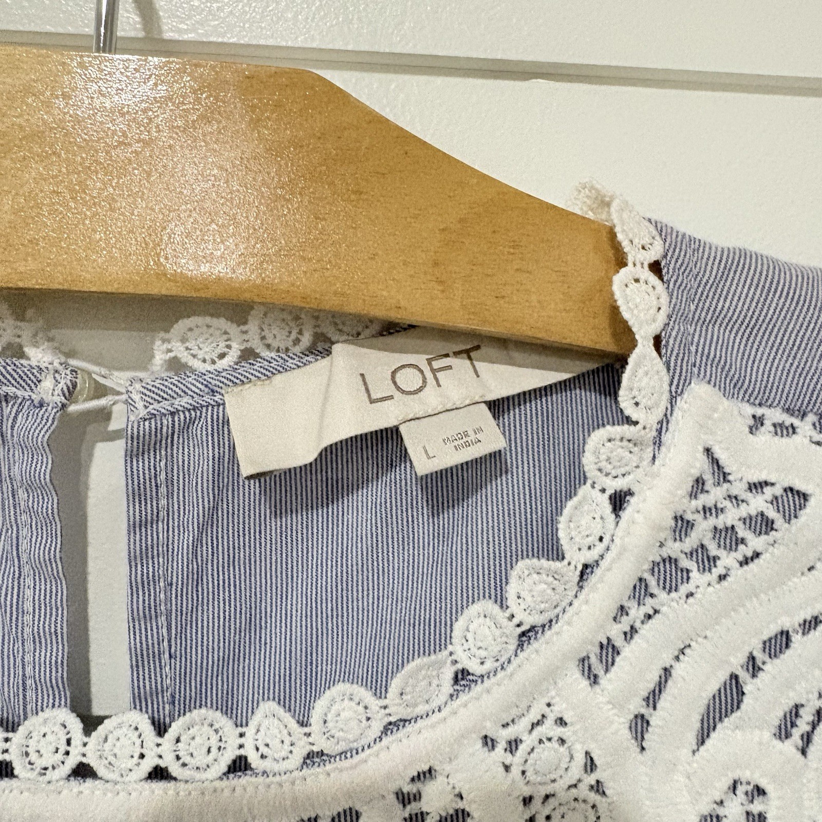 Ann Taylor LOFT | Top Eyelet Lace Dainty Preppy Feminine Blue White- Large