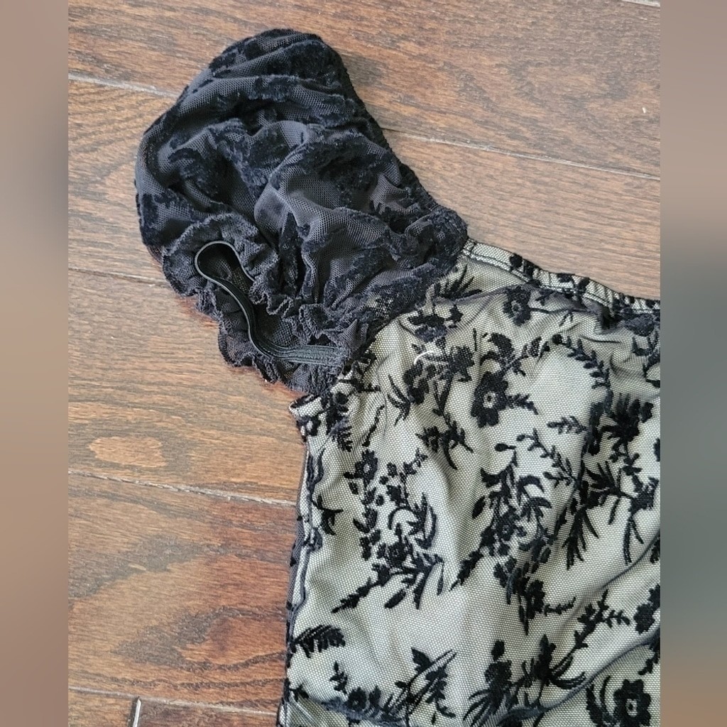 Black Lace Puff Sleeve Crop Top Sheer Floral Button Front Size 4